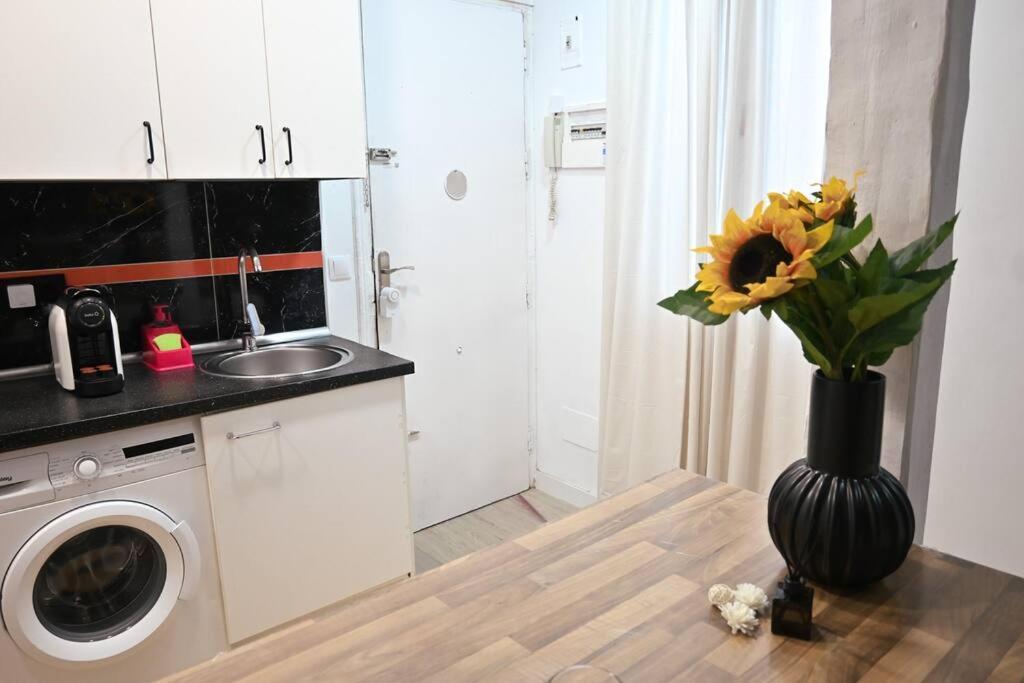 شقة Agradable Apartamento Temporal De 1 Dormitorio En Madrid Pez30 المظهر الخارجي الصورة