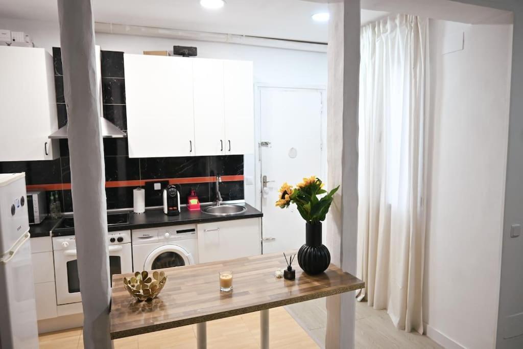 شقة Agradable Apartamento Temporal De 1 Dormitorio En Madrid Pez30 المظهر الخارجي الصورة